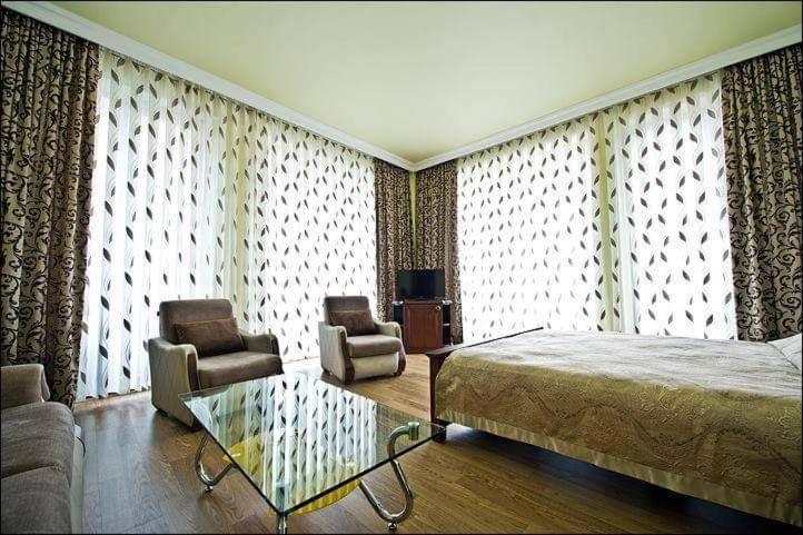 Eiffel Hotel Batumi Exterior photo